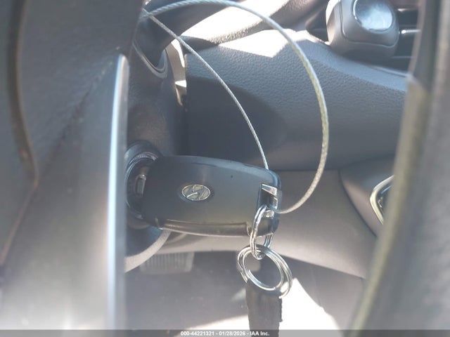 KMHH35LE5JU041261 Hyundai ELANTRA GT