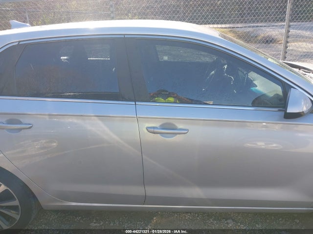 KMHH35LE5JU041261 Hyundai ELANTRA GT