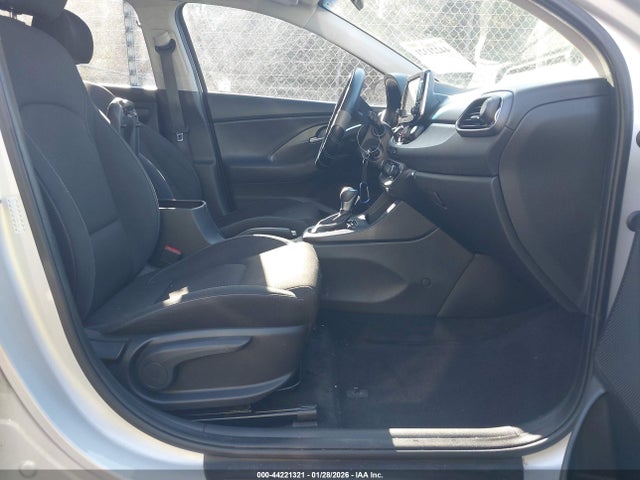 KMHH35LE5JU041261 Hyundai ELANTRA GT