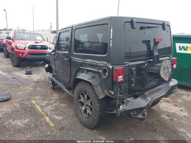 2016 JEEP WRANGLER 1C4AJWBG6GL244789 Photo 2