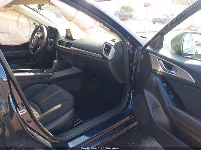Продаж на аукціоні авто 2018 Mazda Mazda3 Sport, vin: 3MZBN1U74JM171482, номер лоту: 44221386
