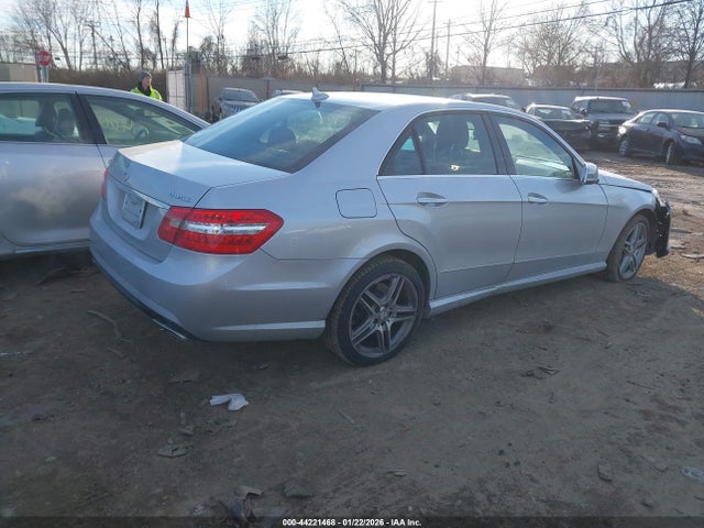2011 MERCEDES-BENZ E 550 WDDHF9AB9BA294944 Photo 3