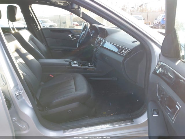 2011 MERCEDES-BENZ E 550 WDDHF9AB9BA294944 Photo 4