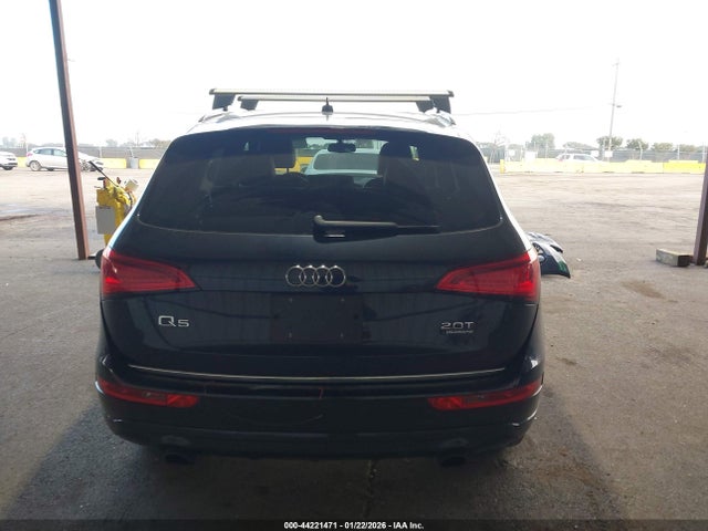 Audi Q5 2.0t Premium 2017 WA1C2AFP5HA075424 Image 17