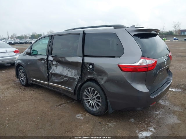 5TDYZ3DC9JS941296 Toyota Sienna Xle Premium 8 Passenger