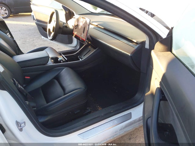 2019 TESLA MODEL 3 5YJ3E1EB0KF481855 Photo 4