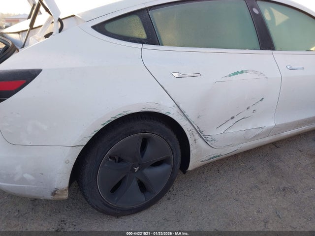 2019 TESLA MODEL 3 5YJ3E1EB0KF481855 Photo 5
