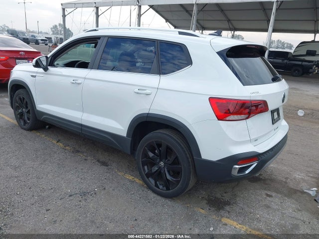 2022 VOLKSWAGEN TAOS 3VVRX7B24NM090138 Photo 2