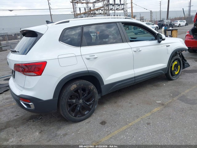2022 VOLKSWAGEN TAOS 3VVRX7B24NM090138 Photo 3