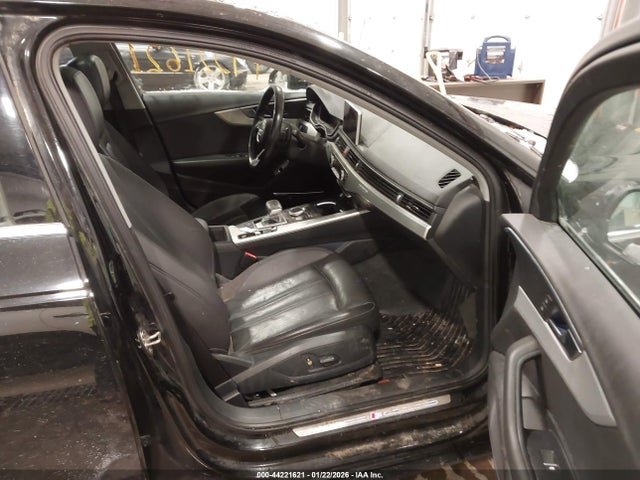 2017 AUDI A4 WAUENAF41HN006358 Photo 4