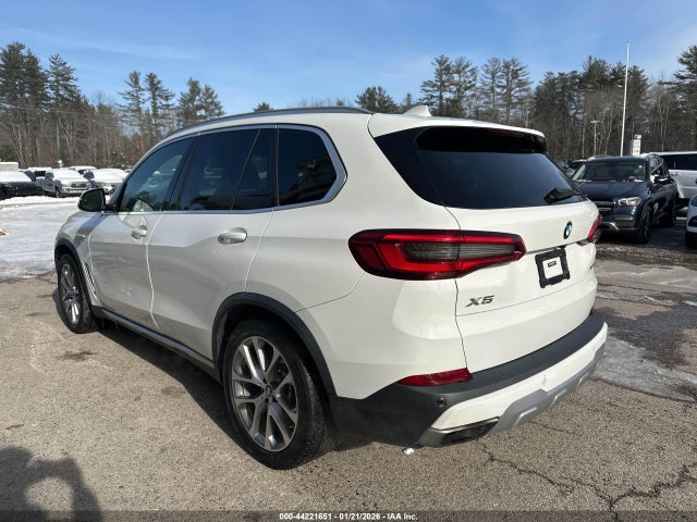 2019 BMW X5 5UXCR6C54KLL13405 Photo 2
