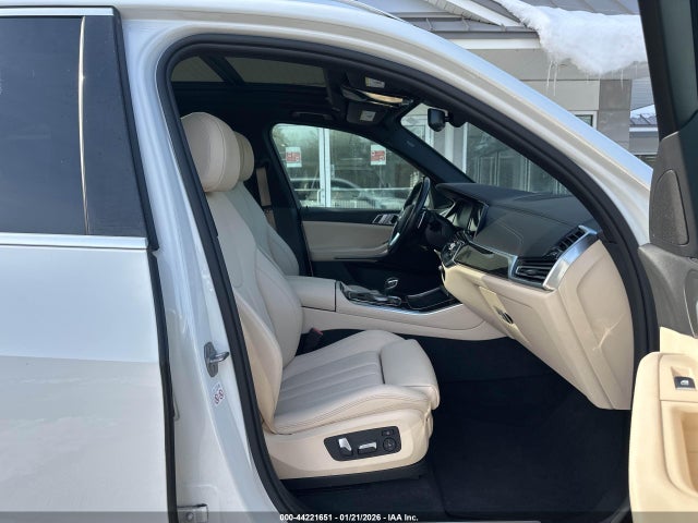 2019 BMW X5 5UXCR6C54KLL13405 Photo 4