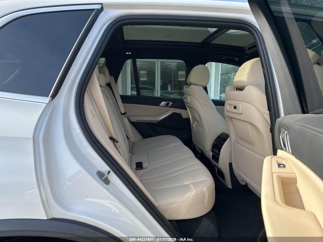 2019 BMW X5 5UXCR6C54KLL13405 Photo 7