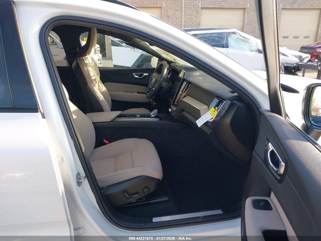 YV4M12RC4T1315130 Volvo Xc60 B5 Plus