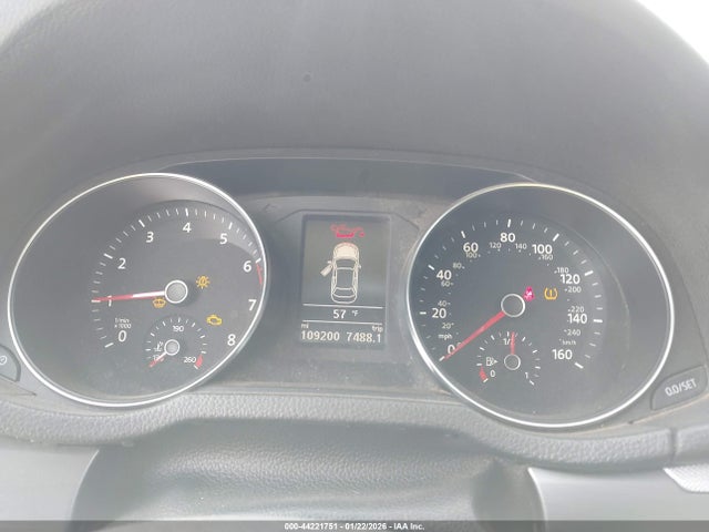 44221751 :رقم المزاد ، 1VWDT7A31HC028634 vin ، 2017 Volkswagen Passat 1.8t R-line مزاد بيع
