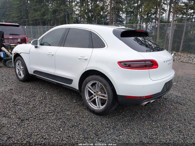 2017 PORSCHE MACAN WP1AB2A51HLB21097 Photo 2