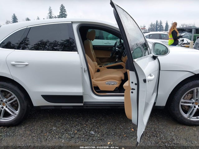 2017 PORSCHE MACAN WP1AB2A51HLB21097 Photo 4