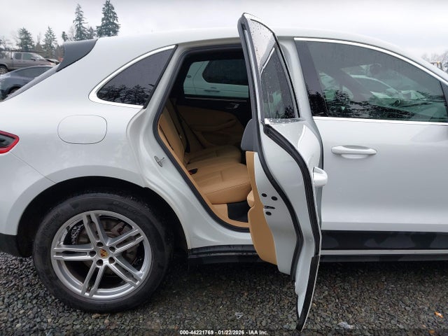 2017 PORSCHE MACAN WP1AB2A51HLB21097 Photo 7