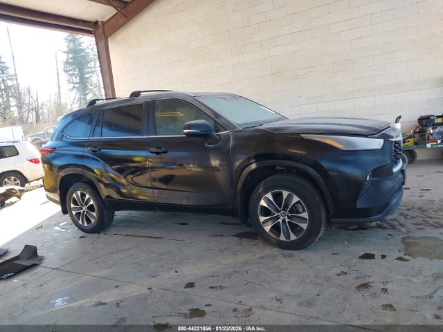 5TDKDRBH7PS518554 Toyota Highlander Xle