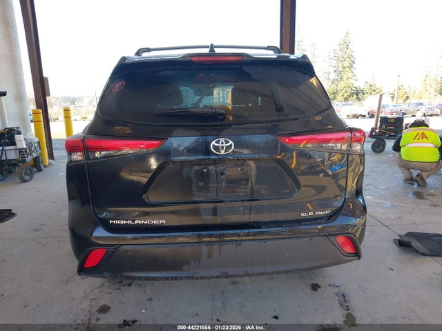 5TDKDRBH7PS518554 Toyota Highlander Xle