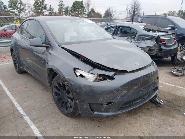 2023 TESLA MODEL Y 7SAYGAEE5PF903249 Photo 0