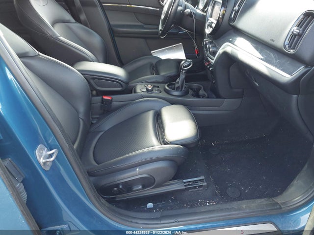 2018 MINI COUNTRYMAN WMZYT5C33J3E61502 Photo 4