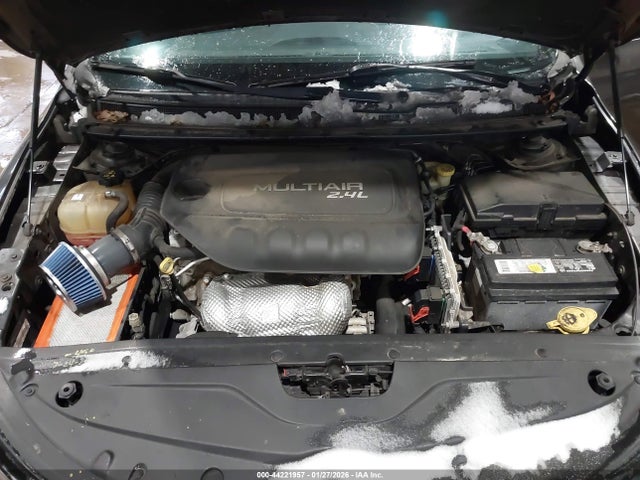 44221957 :رقم المزاد ، 1C3CCCBB4FN636117 vin ، 2015 Chrysler 200 S مزاد بيع