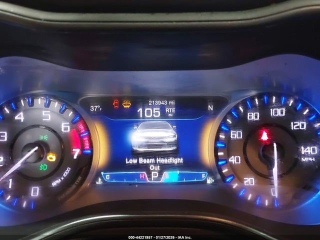 44221957 :رقم المزاد ، 1C3CCCBB4FN636117 vin ، 2015 Chrysler 200 S مزاد بيع