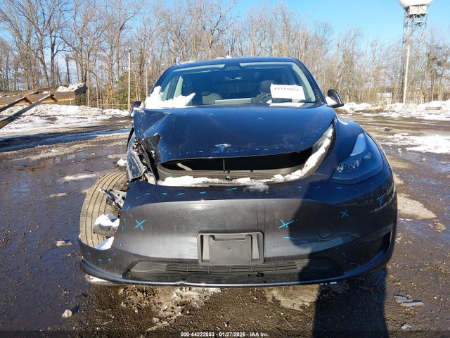 Продажа на аукционе авто 2024 Tesla Model Y Long Range Dual Motor All-wheel Drive, vin: 7SAYGDEEXRA274363, номер лота: 44222053