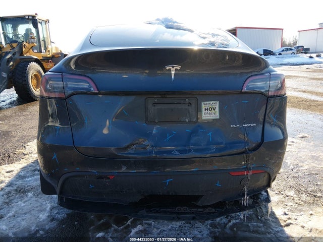 Продажа на аукционе авто 2024 Tesla Model Y Long Range Dual Motor All-wheel Drive, vin: 7SAYGDEEXRA274363, номер лота: 44222053