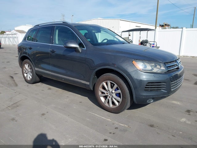 2014 VOLKSWAGEN TOUAREG WVGEF9BP3ED006664