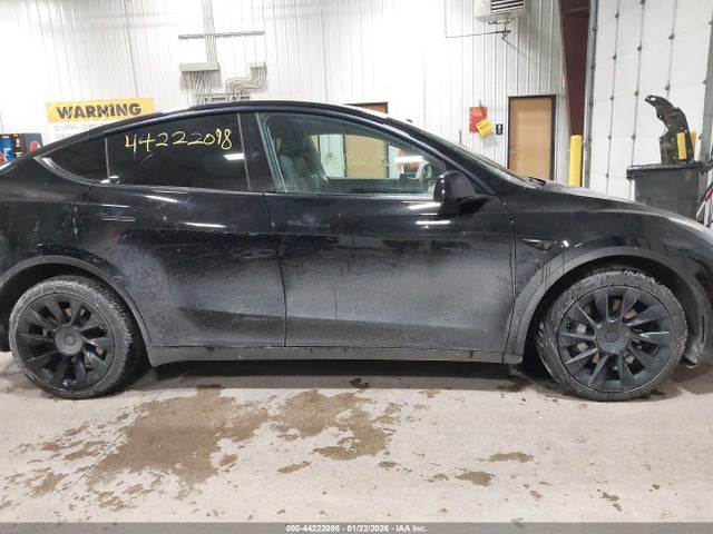 7SAYGDEE4NF363715 Tesla Model Y Long Range Dual Motor All-wheel Drive