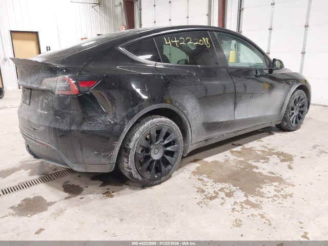 7SAYGDEE4NF363715 Tesla Model Y Long Range Dual Motor All-wheel Drive