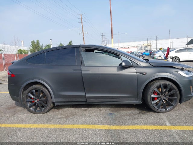 Tesla Model X 100d/75d/p100d 2018 5YJXCBE26JF090821 Image 14