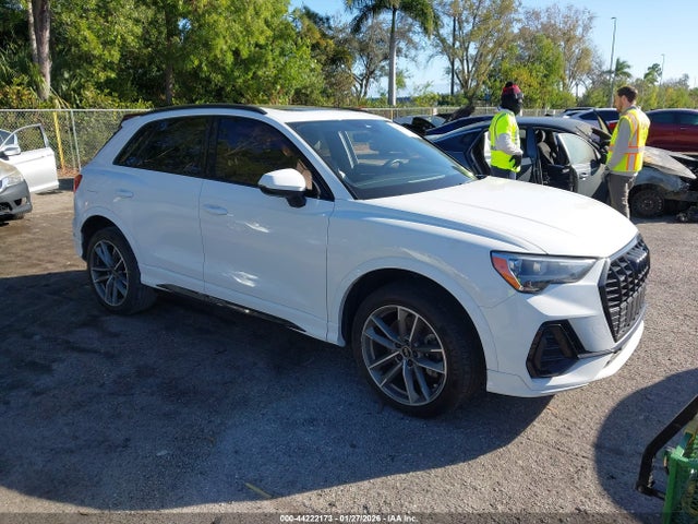 2021 AUDI Q3 WA1DECF33M1082113