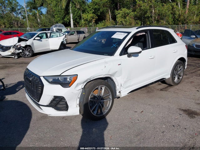 2021 AUDI Q3 WA1DECF33M1082113 Photo 1
