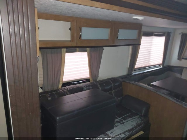 4X4TSMC27JA320594 Forest River Salem 27d