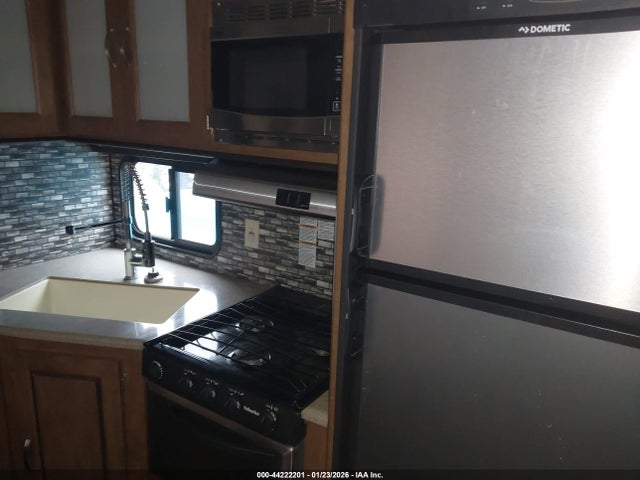 4X4TSMC27JA320594 Forest River Salem 27d
