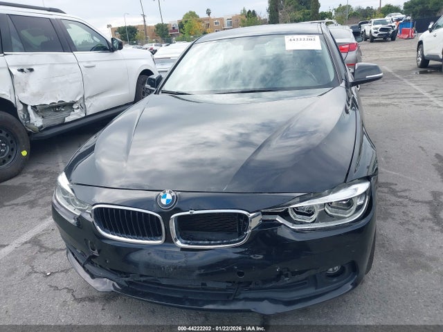 WBA8E1G53JNU89541 BMW 320i