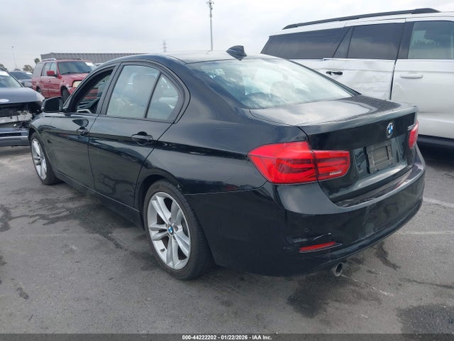 2018 BMW 320I WBA8E1G53JNU89541 Photo 2