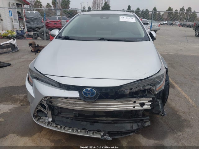 Toyota Corolla Hybrid Le 2021 JTDEAMDE4MJ013074 Image 13