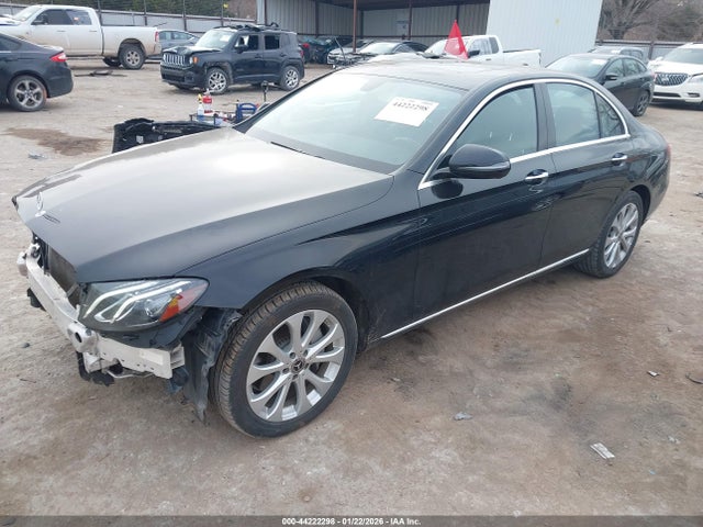 2017 Mercedes-benz E 300 მანქანა იყიდება აუქციონზე, vin: WDDZF4JB8HA260915, აუქციონის ნომერი: 44222298