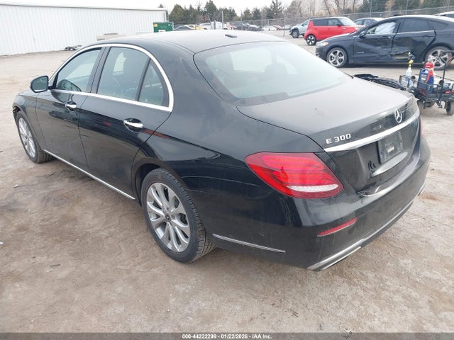2017 Mercedes-benz E 300 მანქანა იყიდება აუქციონზე, vin: WDDZF4JB8HA260915, აუქციონის ნომერი: 44222298