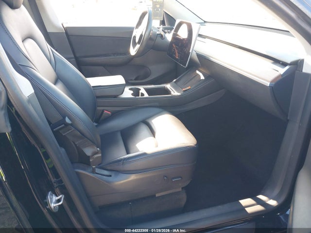 44222308 :رقم المزاد ، 7SAYGAEE9NF378905 vin ، 2022 Tesla Model Y Long Range Dual Motor All-wheel Drive مزاد بيع