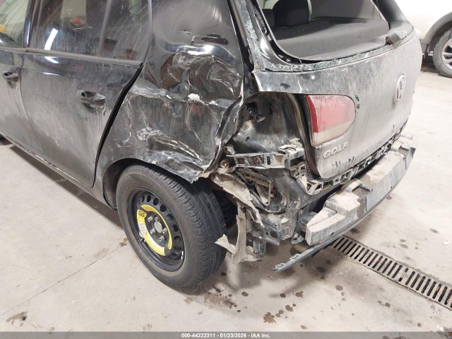 2014 Volkswagen Golf 2.0l Tdi მანქანა იყიდება აუქციონზე, vin: WVWDM7AJ8EW010043, აუქციონის ნომერი: 44222311