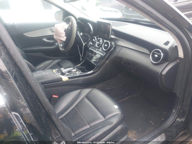 Продажа на аукционе авто 2015 Mercedes-benz C 300 4matic, vin: 55SWF4KB4FU027855, номер лота: 44222312