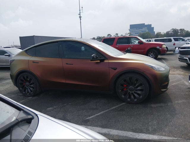2023 Tesla Model Y Performance Dual Motor All-wheel Drive მანქანა იყიდება აუქციონზე, vin: 7SAYGDEF6PF863340, აუქციონის ნომერი: 44222324