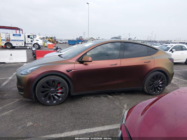 2023 Tesla Model Y Performance Dual Motor All-wheel Drive მანქანა იყიდება აუქციონზე, vin: 7SAYGDEF6PF863340, აუქციონის ნომერი: 44222324