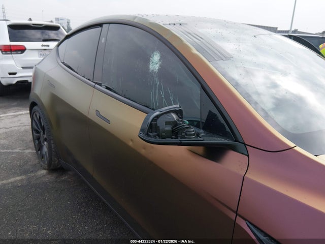 2023 Tesla Model Y Performance Dual Motor All-wheel Drive მანქანა იყიდება აუქციონზე, vin: 7SAYGDEF6PF863340, აუქციონის ნომერი: 44222324