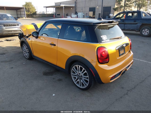 2015 MINI HARDTOP WMWXP7C5XF2A60973 Photo 2